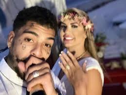 Avaliada em R$ 25 mil, aliança de casamento de MC Kevin sumiu |
