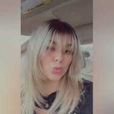 Cassandra Hewitt's Instagram, Twitter & Facebook