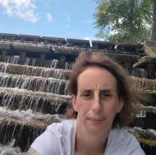 Stacy Downs in xente