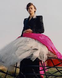 In a new interview with british talk show host lorraine kelly, twist admits that styles always had a passion for fashion as a child. Hsd On Twitter Harry Styles For Vogue Photographed By Tyler Mitchell Via Pujaprakash