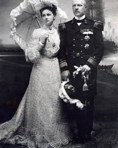 Royal style in the 1900s 👑 I've been covering the style of the royals in the first decade of the 1900s this week and have talked about their romanticism, their opulence, and