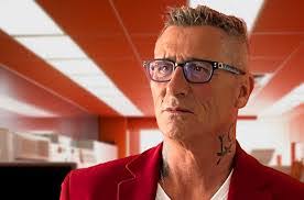 Robert Droste's Instagram, Twitter & Facebook