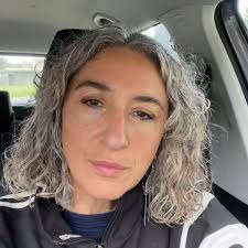 This cutie patootie @banjolucia and I are very much looking forward to the  rare opportunity to sing together at @ukariaculturalcentre Saturday 14th of  June with the wonderful heart @iaingrandage @nessietomlinson and Tamra