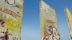 Pakta ini berperan sebagai sandaran bagi rezim komunis eropa timur yang tidak populer. 3 10 1990 Bersatunya Jerman Barat Dan Timur Setelah 29 Tahun Terpisah Global Liputan6 Com