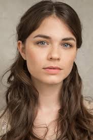 Hazel Young's Instagram, Twitter & Facebook