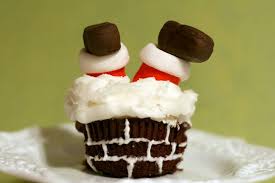 Decorations something put up in or on the house or added to a christmas tree. 45 Easy And Creative Christmas Cupcake Decorating Ideas Family Holiday Net Guide To Family Holidays On The Internet
