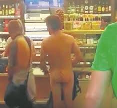 Mezczyzna Rozebral Sie Do Naga I Paradowal Po Osiedlu Wybral Sie Tez Na Zakupy W Sklepie Byly Kobiety I Dzieci Swiebodzin Nasze Miasto