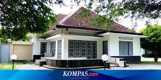 Adik kandung obama yang lahir di bumi indonesia, diberi nama maya kassandra soetoro. Menilik Memori Liburan Masa Kecil Obama Di Yogyakarta