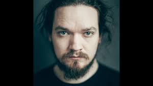 How to focus a self portrait at f/1.2