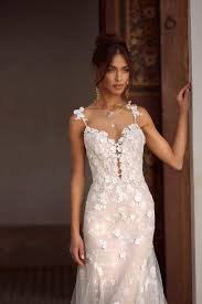Hochzeitskleid brautkleid, passende hochzeitssschuhe brautschuhe. Click Collect Braut Lounge Wiesbaden