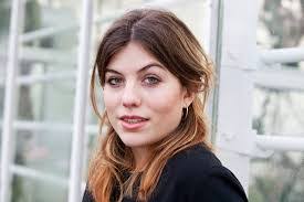 Anna Nero's Instagram, Twitter & Facebook