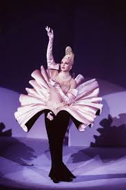 Ship on orders over $59. Die Erste Retrospektive Des Facettenreichen Schopfers Thierry Mugler Fahrenheit Magazine