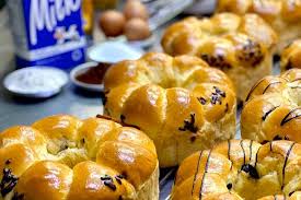 Roti gandum merupakan roti bertekstur kasar dengan warna coklat. 15 Toko Roti Di Semarang Ada Dyriana Bakery Buka Sejak 1986 Halaman All Kompas Com