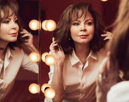22 april 1955) is a polish singer and film actress, best known for her 1980 hits tyle samo prawd ile kłamstw and wszystko czego dziś chcę, as well as her acting in the popular polish soap opera klan. Izabela Trojanowska Podzielila Sie Z Fanami Zdjeciem Corki Co Dzis Robi Roxanna Viva Pl