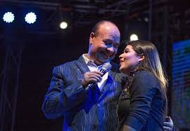 Luis alberto posada hernández (cartago, 5 de octubre de 1962) es un cantautor y ocasional actor colombiano con una larga trayectoria musical en el género de la música popular. Luis Alberto Posada Estaria Alejado De Sus Hijos Por Culpa De La Esposa Somosfan Com