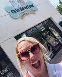 I hate missing when friends come to the coast to visit Cafe BoneJour but I  LOVE when they send me pics 🥰 Thanks for visiting Melissa Parfait and  Jason Parfait ! Next