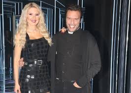 Όπως αποκάλυψε ο στράτος τζώρτζογλου, η περίοδος του lockdown. Tzwrtzogloy Mariola Bradinh E3odos Stis Melisses Gia To Zeygari