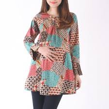 06 apr 2015 10:25 tags baju desain hamil. 6 Pilihan Atasan Baju Hamil Paling Top Sesuai Usia Kandungan 2018