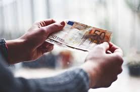 W 2021 roku minimalne wynagrodzenie za pracę wyniesie 2800 złotych brutto. Niemcy Placa Minimalna W Brandenburgii Wzrosnie Do 13 Euro Za Godzine Polski Obserwator