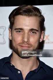 121 Amanda Milligan Photos & High Res Pictures