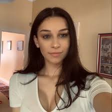 Alicia Kirkham's Instagram, Twitter & Facebook