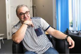 Začal se věnovat sám sobě, což je na jeho figuře vidět na první dobrou. Martin Zounar Skoncil Pod Mostem Necekana Lecba Zlomeneho Srdce Blesk Cz
