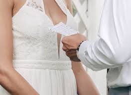 Best wedding gift ideas in 2021 curated by gift experts. Wedding Gifts For The Bride 25 Unique Ideas She Ll Love Bumblebee Linens