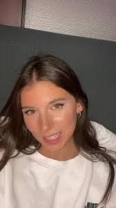 Heidi Neely's Instagram, Twitter & Facebook