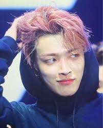 Pin By Linn On Ateez Kim Hongjoong Kpop Backgrounds Kpop Idol
