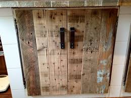 Porte De Placard En Palette T Toi Bois Creation En Bois Recycle Https Www Facebook Com Ttoietbois Recycled Wood Wood Creations Wood Closets