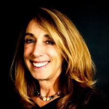 Lisa Fleisher's Instagram, Twitter & Facebook