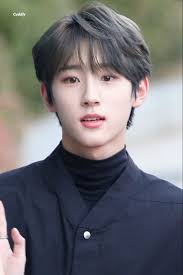 4th Gen Idol Allegedly Caught Visiting Adult Shop With A Woman