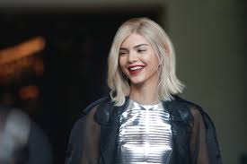 And we mean really, really blonde—like platinum blonde (guilty as charged!). Kendall Jenner Tries Platinum Blonde Hair For Pepsi Campaign Teen Vogue