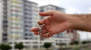 Ela temirli ev 83000 azn sahibine vermekle 20 ay ayda 1500 azn krediti var.evin negd qiymeti 115000 azn. Kamu Bankalarindan Tarihin En Dusuk Konut Kredi Faiz Hamlesi