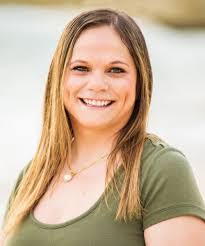 Leann Decker's Instagram, Twitter & Facebook