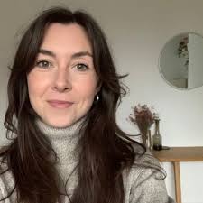 Kathryn Colwell's Instagram, Twitter & Facebook