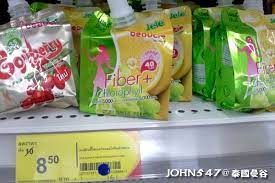 泰國曼谷tesco lotus連鎖超市 下 泰國必買伴手禮 零食 飲料 價格報你知 on nut 小約翰就愛泰國自由行 痞客邦