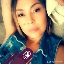 Dog grooming business owner seeking new clients