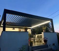 La pergola bioclimatique pas cher à lames orientables est votre meilleur ami pour la vie ! Pergola Bioclimatique A Toulon Pergola Aluminium Nao Fermetures