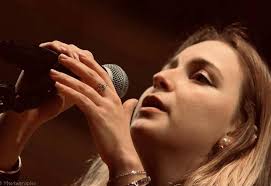 Mélanie James, étoile montante de la chanson