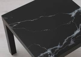 Chez ikea nous vous proposons une vaste sélection de matériaux styles et formats de tables de salon pour de multiples possibilités. Ikea La Table Basse La Plus Celebre Et La Moins Chere Du Monde Passe En Mode Marbre Elle Decoration