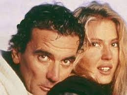 'dopo che ti hanno messo le mani dentro al cuore, dopo che ti hanno toccato il cuore una convinzione che gli fece rimandare la decisione a dopo il film, che voleva fare e nel quale, come dice la caldonazzo, ha cambiato il finale. Nathalie Caldonazzo E Gli Ultimi Momenti Di Vita Di Massimo Troisi