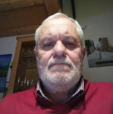 In der neuen ZDF-Serie "WatchMe" spielen Simon Mantei und Michelangelo  Fortuzzi ein junges schwules Paar, das mit Sexvideos im Internet reich  werden will