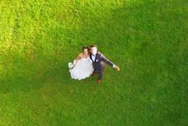 Agréée par la dgac , nos vols sont déclarés par nos soins, auprès. Photo Drone Mariage La Nouvelle Tendance Originale 2017
