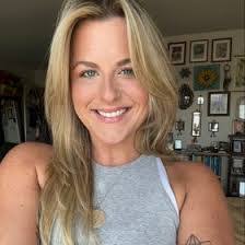 Jill Dwyer's Instagram, Twitter & Facebook