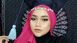 Check spelling or type a new query. Tutorial Make Up Dan Jilbab Wisuda Saubhaya Makeup