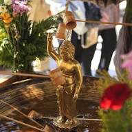 花祭り(灌仏会)とは？いつ何をする？由来や甘茶の作り方・食べ物を解説 | お仏壇のはせがわ【公式】