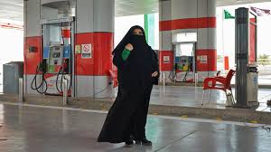 وزادت المملكة في ديسمبر كانون الأول 2015 سعر البنزين 95 أوكتين إلى 0.90 ريال (0.24 دولار) للتر من 0.60 ريال. ØºÙ„Ø§Ø¡ Ø£Ø³Ø¹Ø§Ø± Ø§Ù„ÙˆÙ‚ÙˆØ¯ ÙÙŠ Ø§Ù„Ø³Ø¹ÙˆØ¯ÙŠØ© Ø£Ø¹Ø¨Ø§Ø¡ Ù…Ø¹ÙŠØ´ÙŠØ© Ø¬Ø¯ÙŠØ¯Ø©