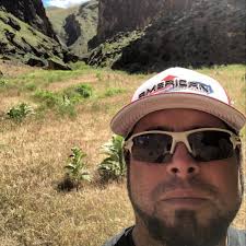 This guy doesn't deserve to have a job... (click