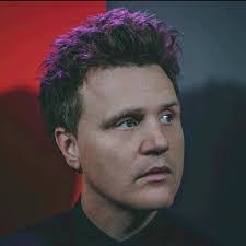 Dave Mead's Instagram, Twitter & Facebook